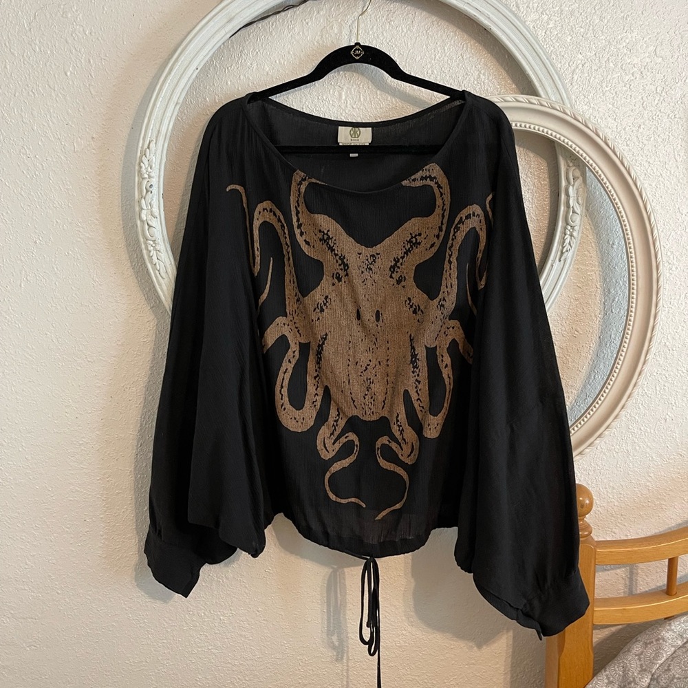 Womens Koch made in USA batwing top, sz M/L